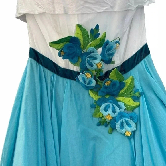Vintage Betsey Johnson White and Blue Flower Appliqué 1950’s Dress. Size 6 - Picture 2 of 3
